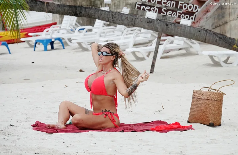 Katie Price photo 24 of 325