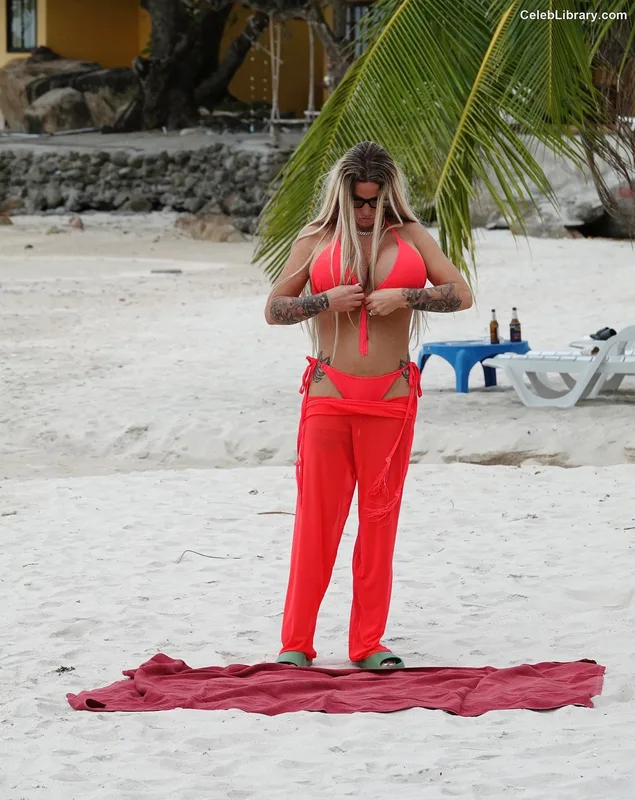 Katie Price photo 1 of 325