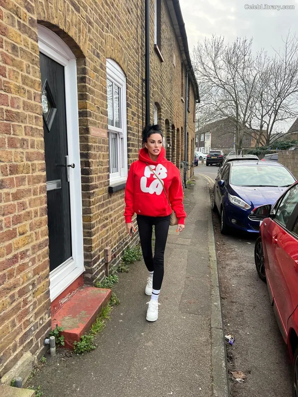Katie Price photo 5 of 325