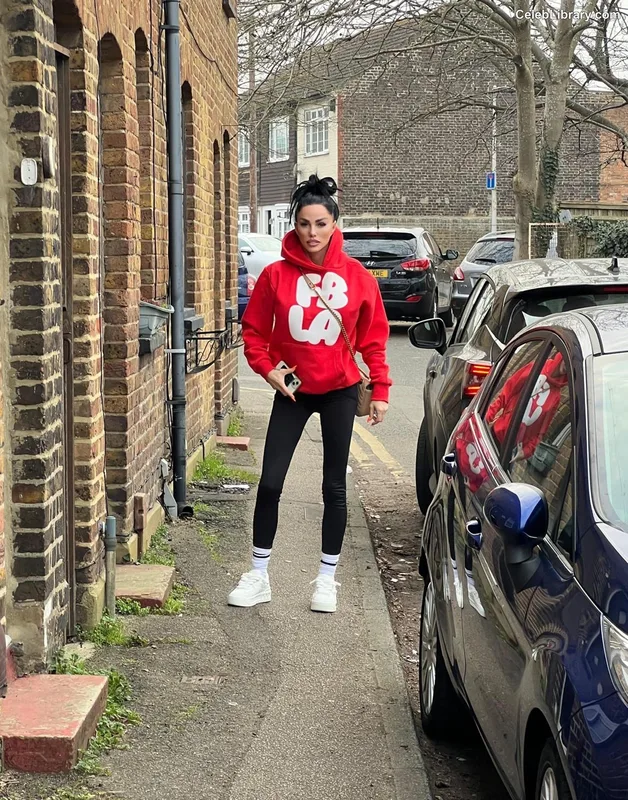 Katie Price photo 13 of 325