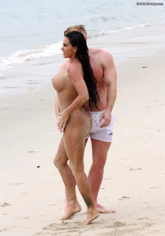 Katie Price photo 5 of 325