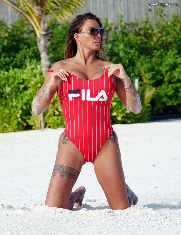 Katie Price photo 9 of 325