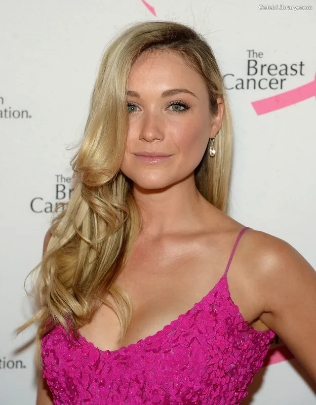 Katrina Bowden photo 20 of 374