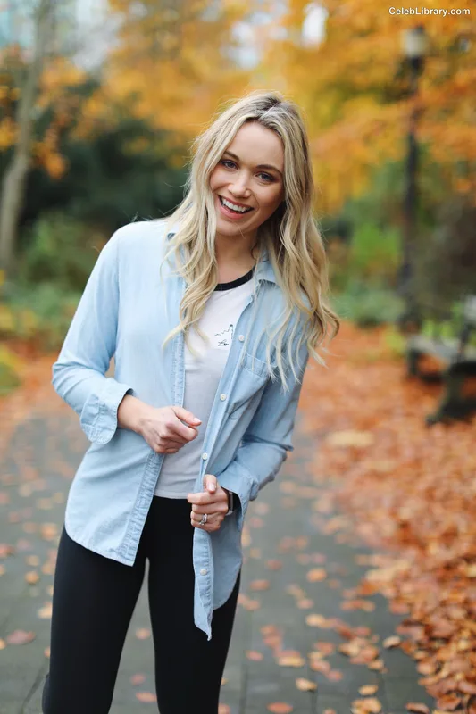 Katrina Bowden photo 13 of 374