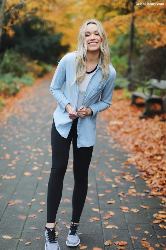 Katrina Bowden photo 14 of 374