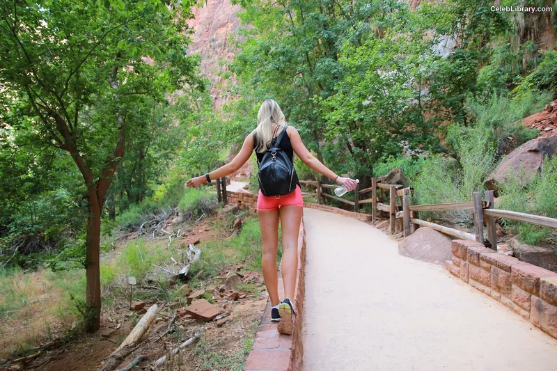Katrina Bowden photo 11 of 374
