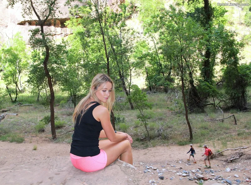 Katrina Bowden photo 16 of 374