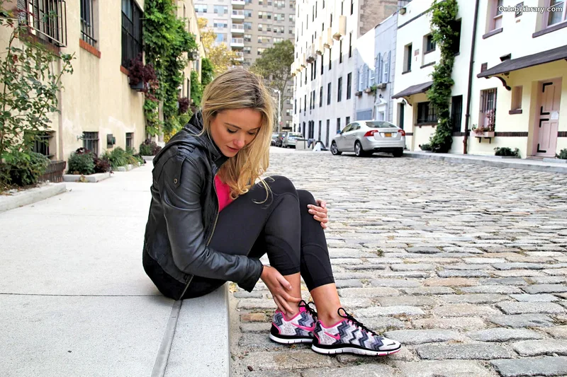 Katrina Bowden photo 17 of 374