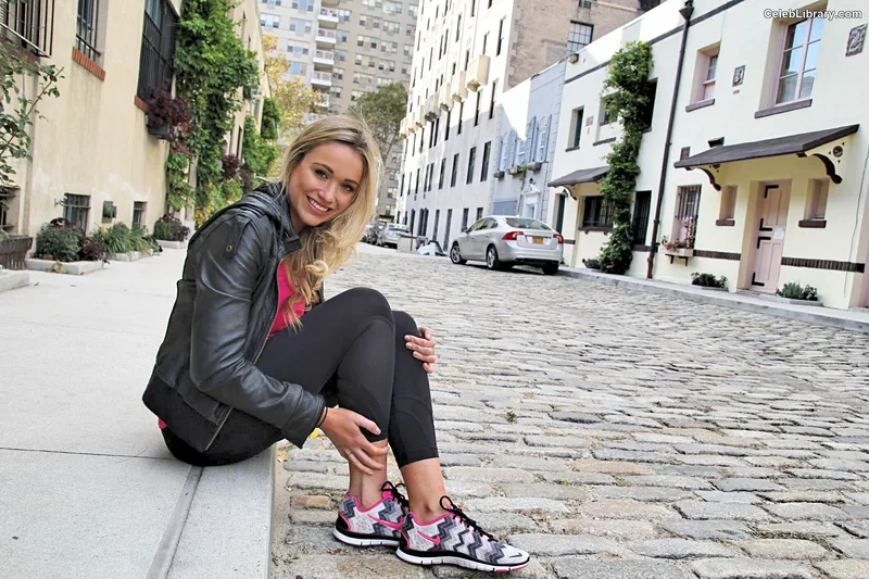 Katrina Bowden photo 18 of 374