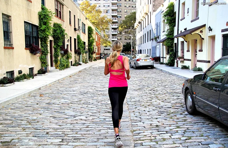 Katrina Bowden photo 19 of 374