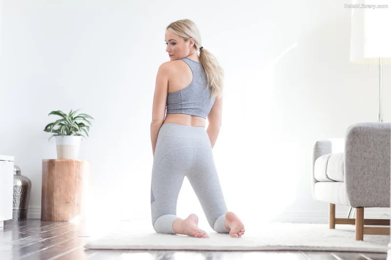 Katrina Bowden photo 2 of 374