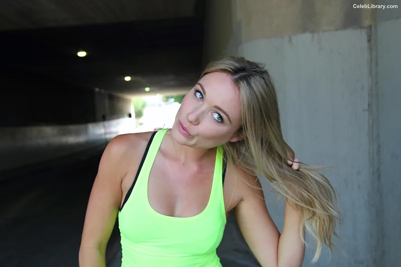 Katrina Bowden photo 16 of 374