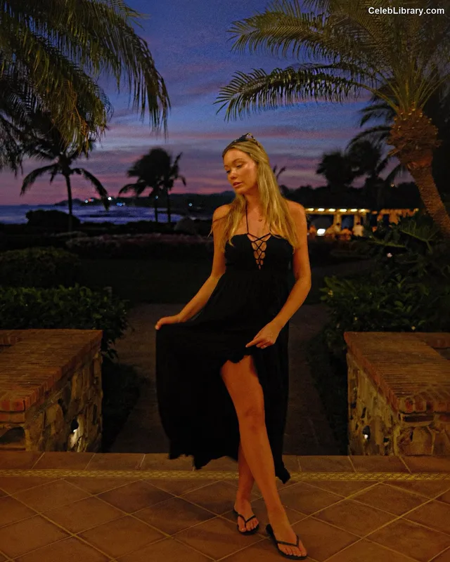 Katrina Bowden photo 22 of 374