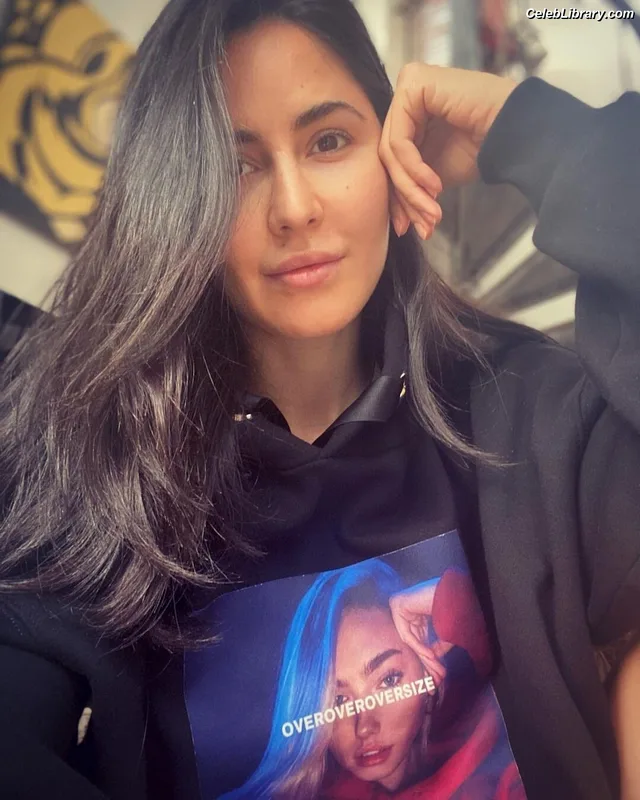 Katrina Kaif photo 1 of 5