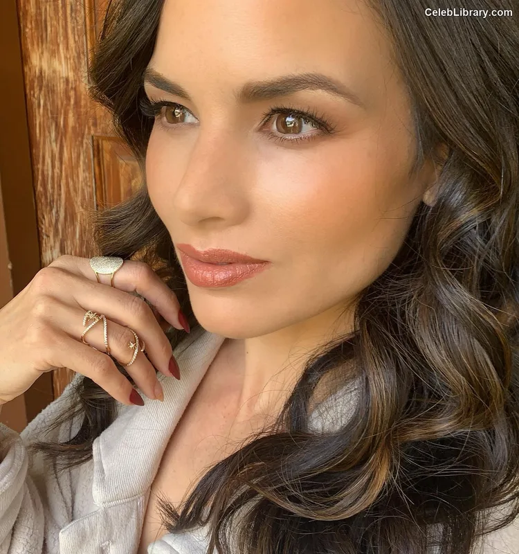 Katrina Law photo 5 of 138