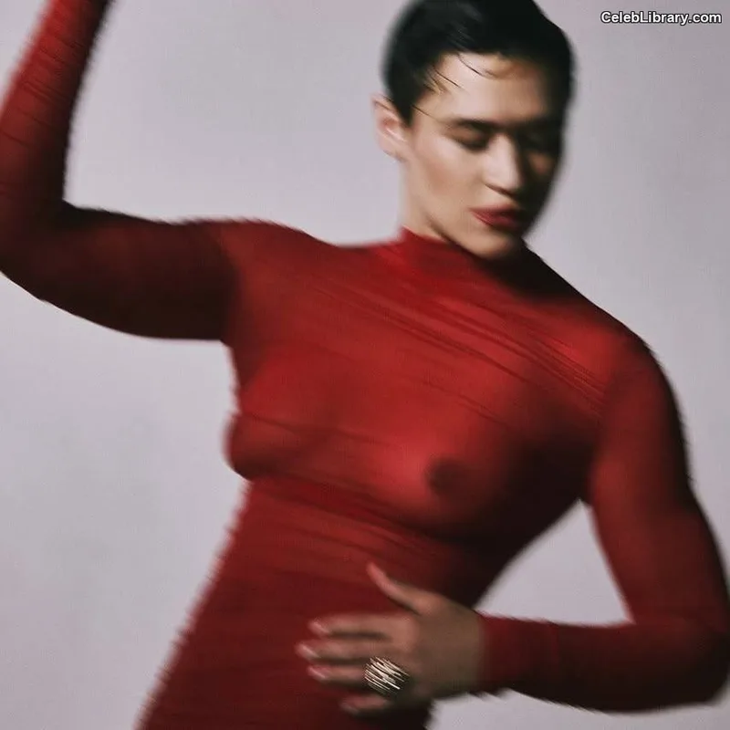 Katy O'Brian photo 13 of 40