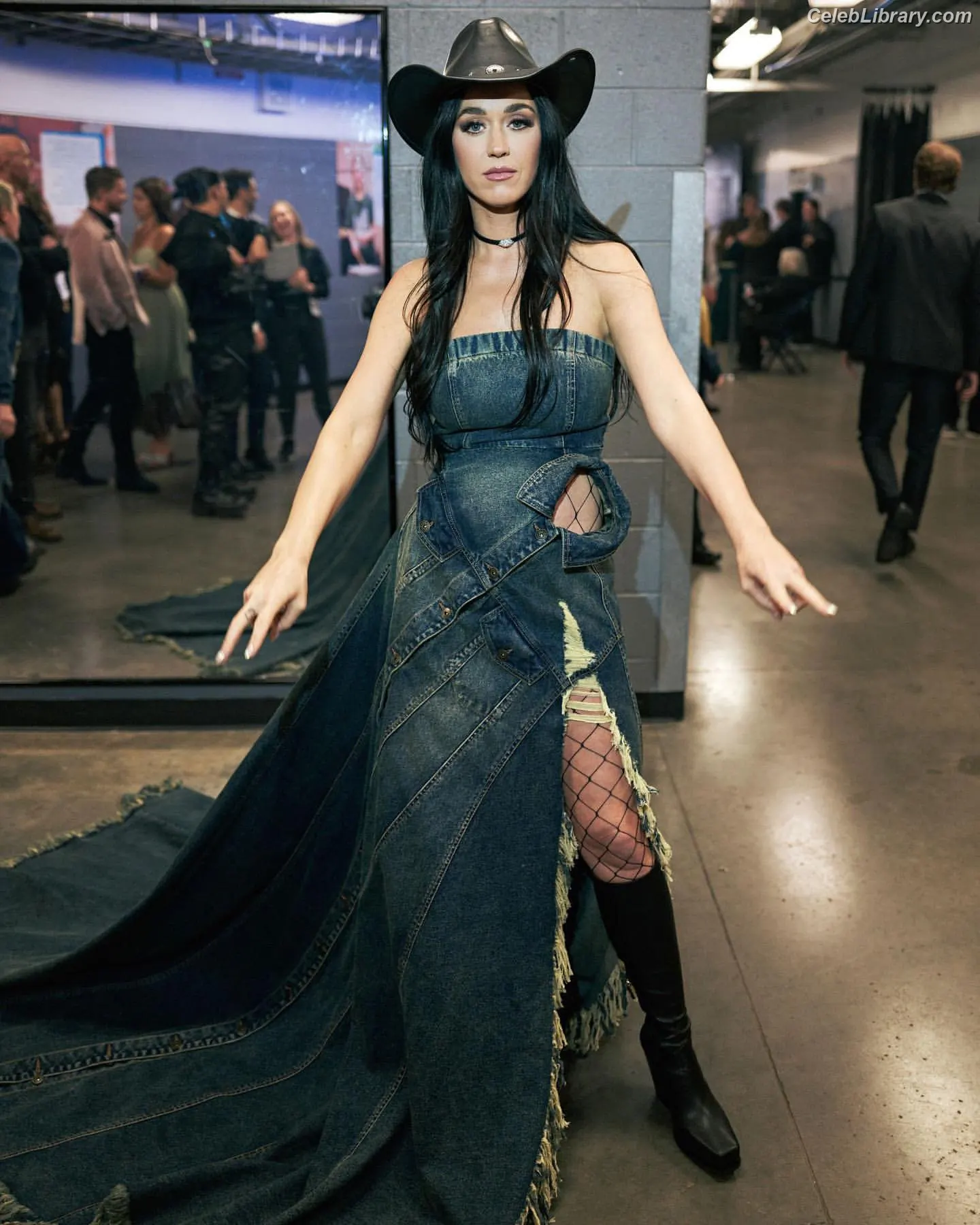 Katy Perry photo 23 of 1939