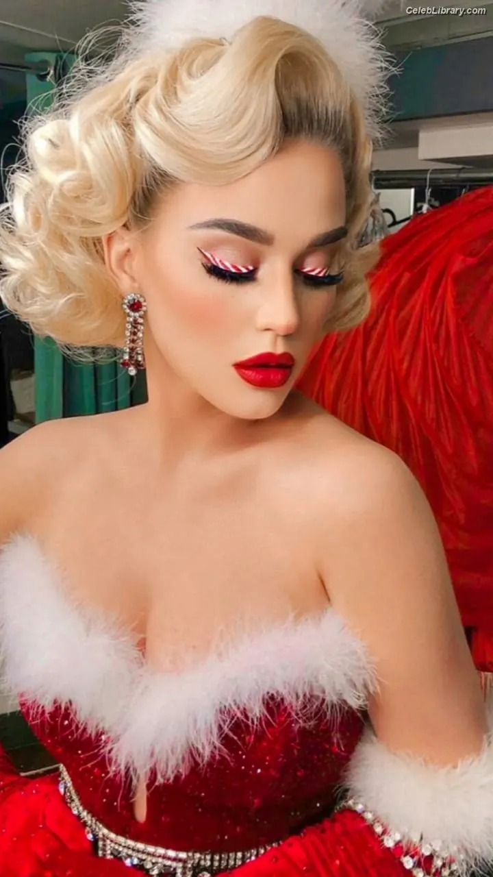 Katy Perry photo 9 of 1939