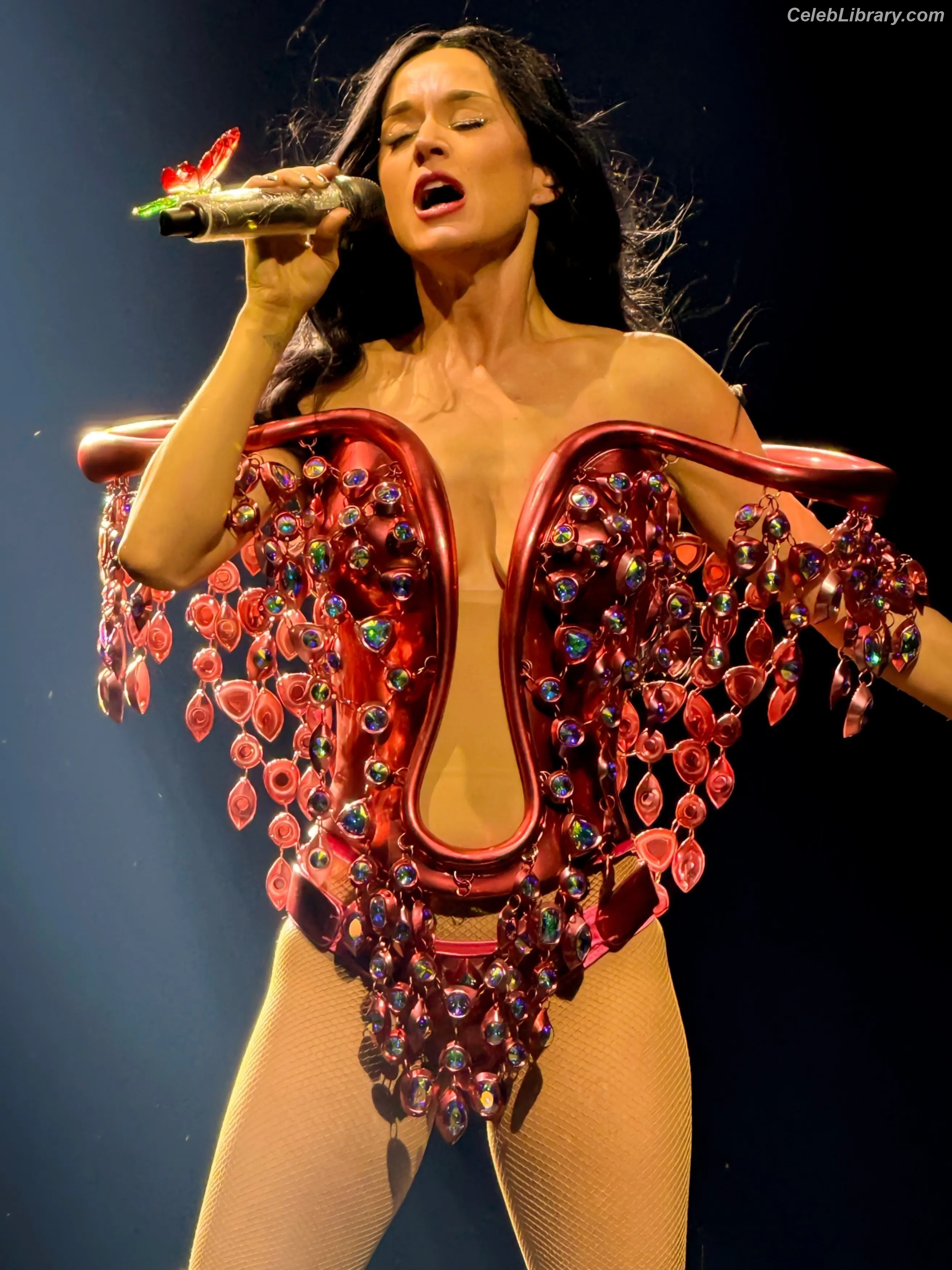 Katy Perry photo 4 of 1939
