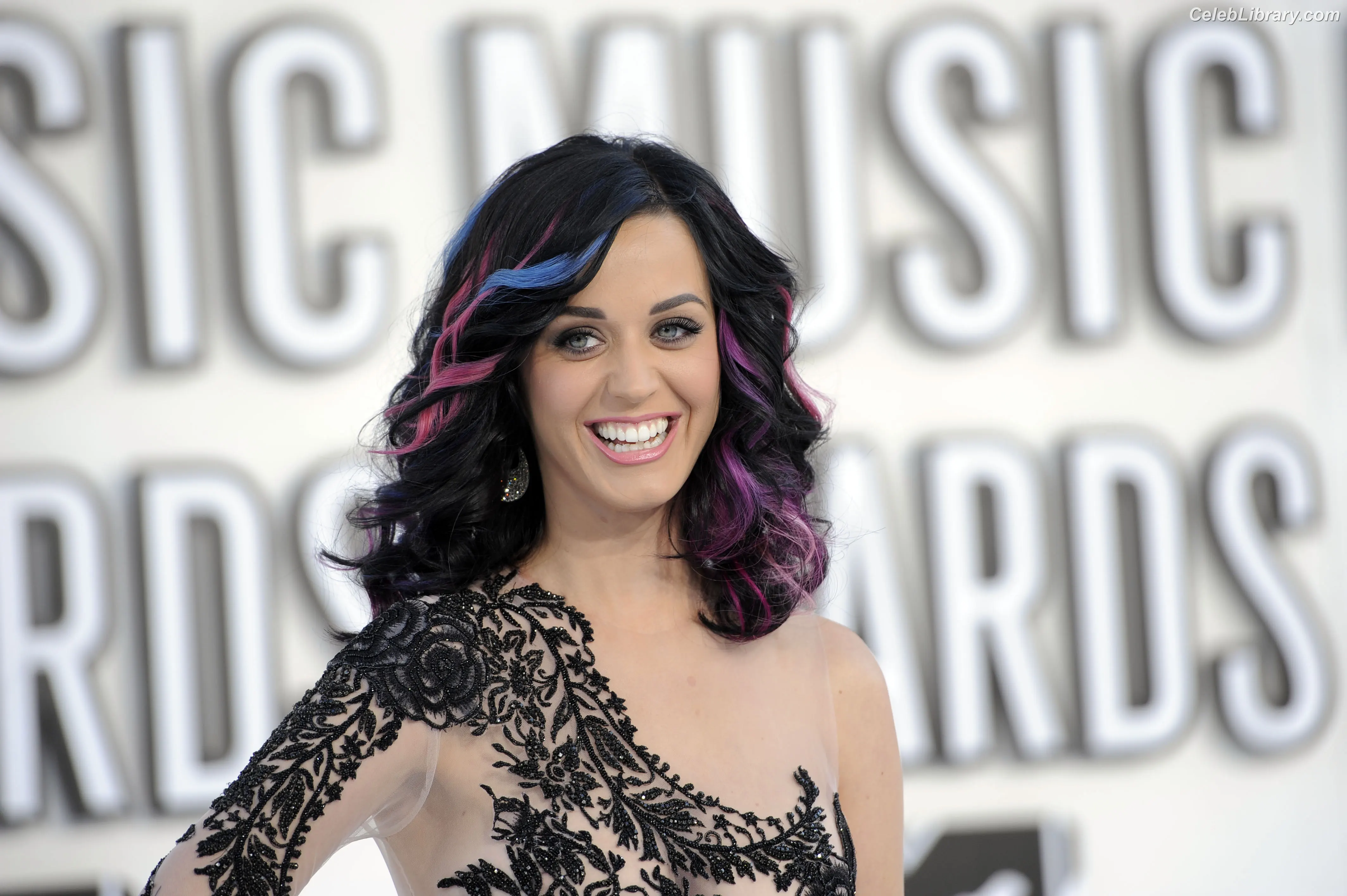 Katy Perry photo 20 of 1939