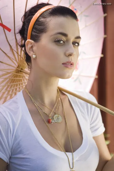 Katy Perry photo 13 of 1939