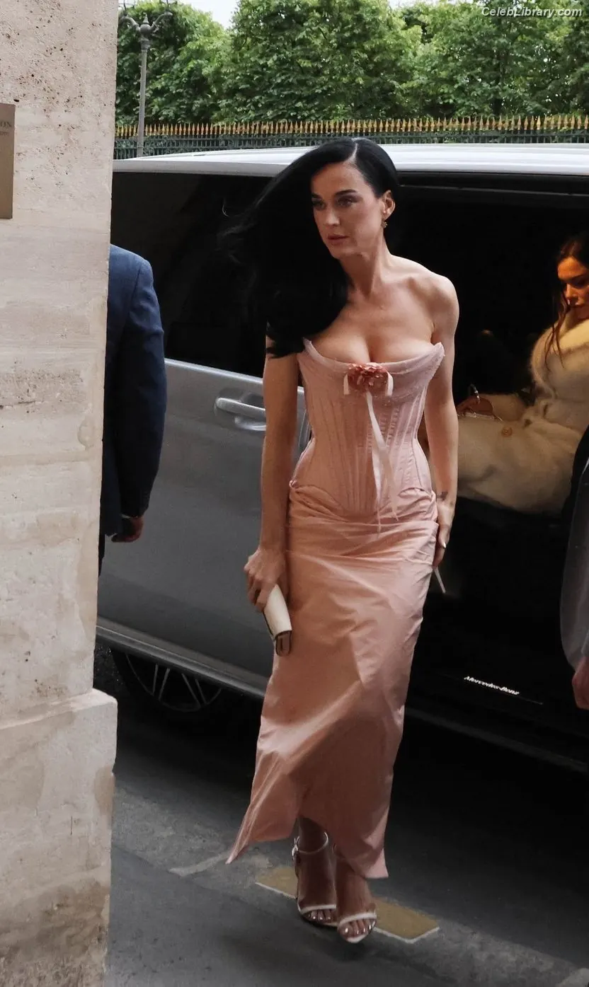 Katy Perry photo 20 of 1939