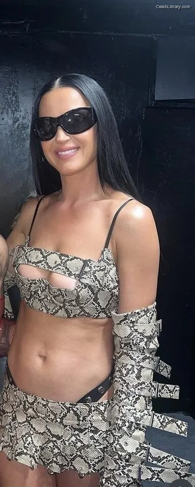 Katy Perry photo 7 of 1939
