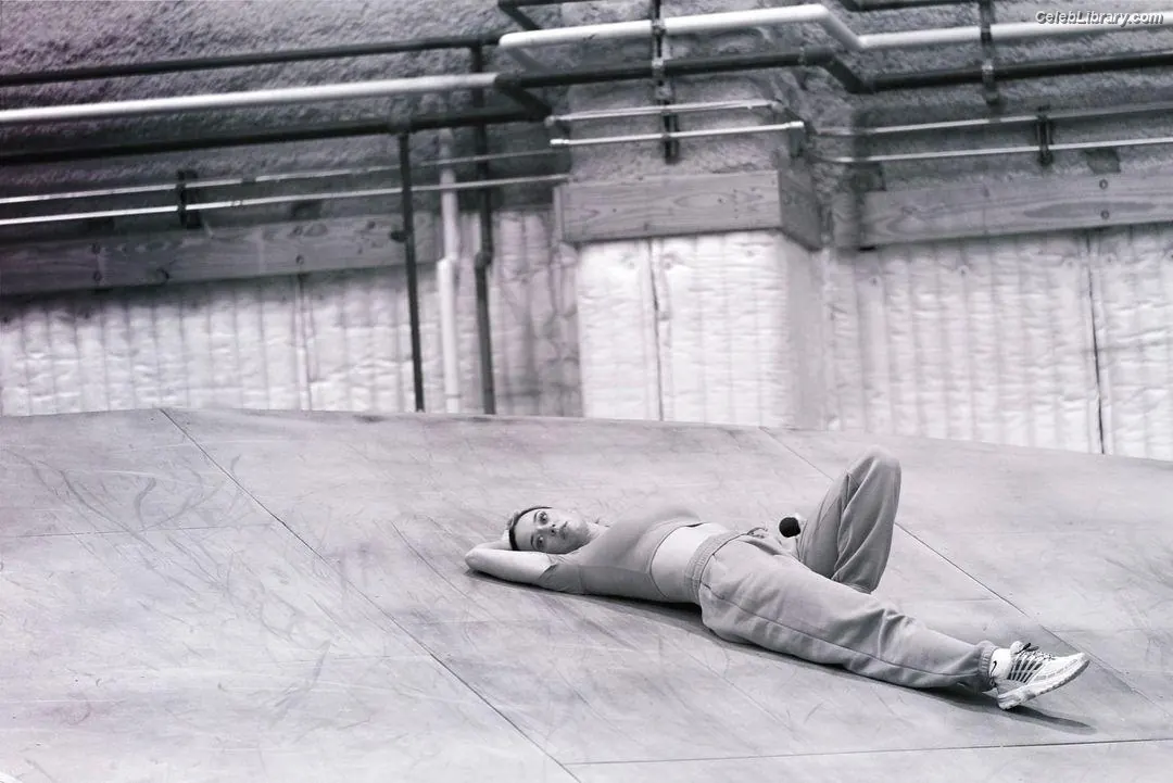Katy Perry photo 20 of 1939