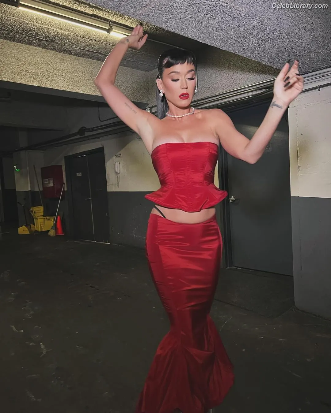 Katy Perry photo 5 of 1939