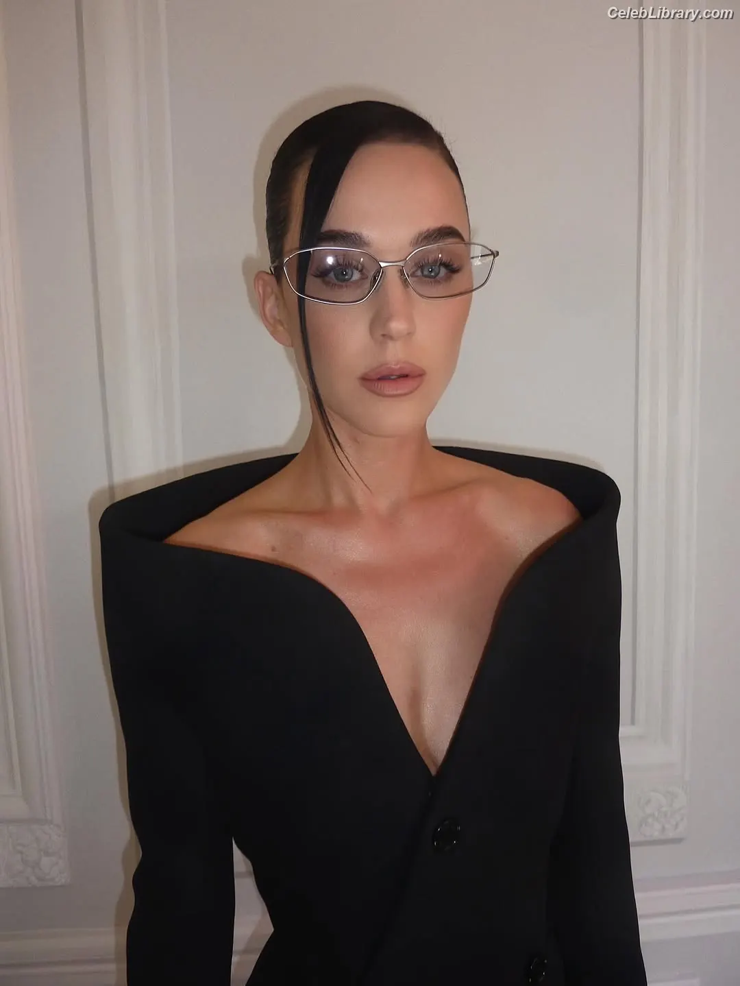 Katy Perry photo 9 of 1939