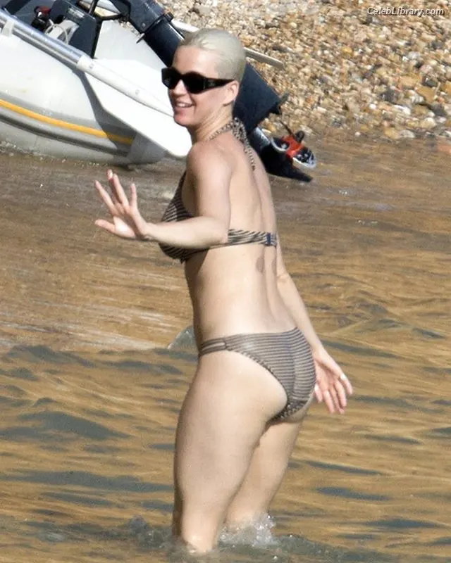 Katy Perry photo 23 of 1939
