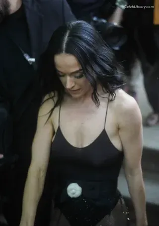 Katy Perry photo 19 of 1939
