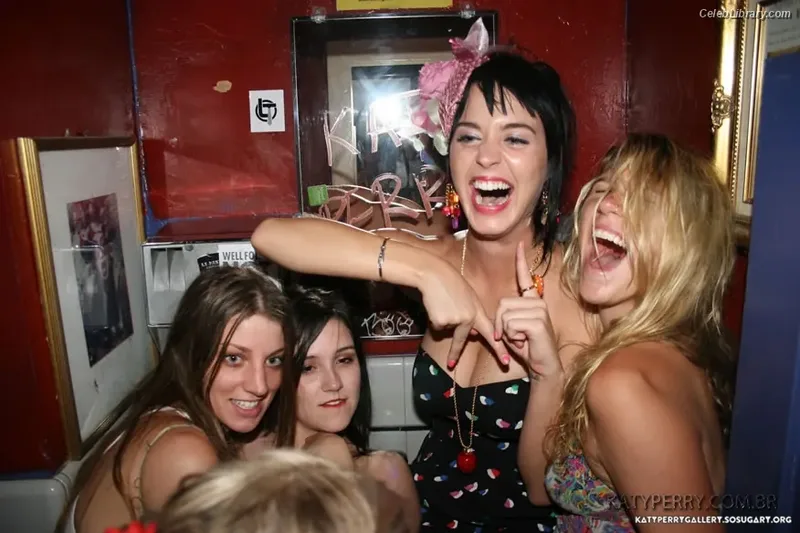 Katy Perry photo 22 of 1940