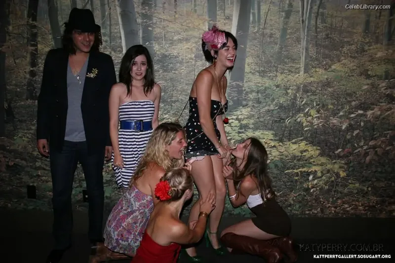 Katy Perry photo 22 of 1940