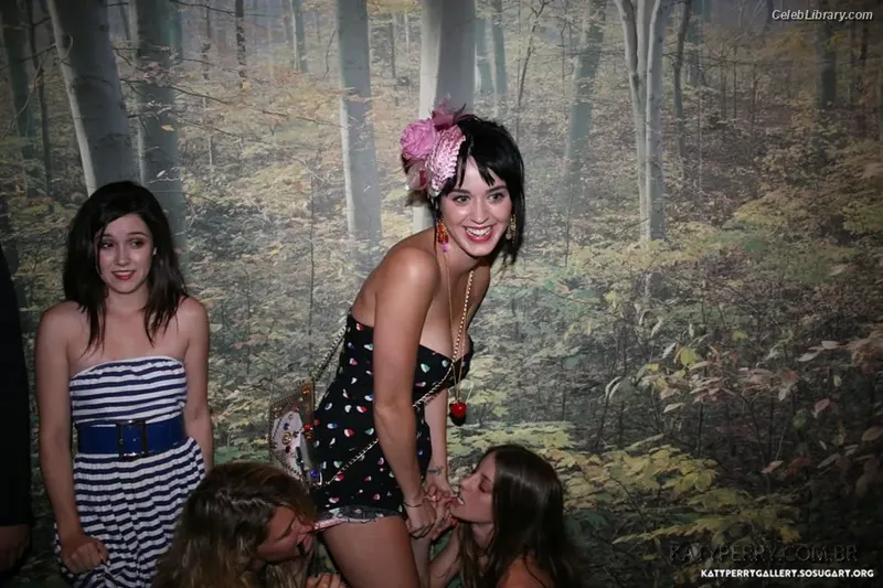 Katy Perry photo 23 of 1940