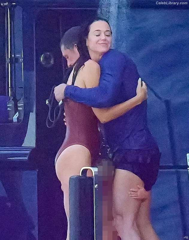 Katy Perry photo 4 of 1940