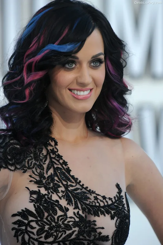 Katy Perry photo 4 of 1940