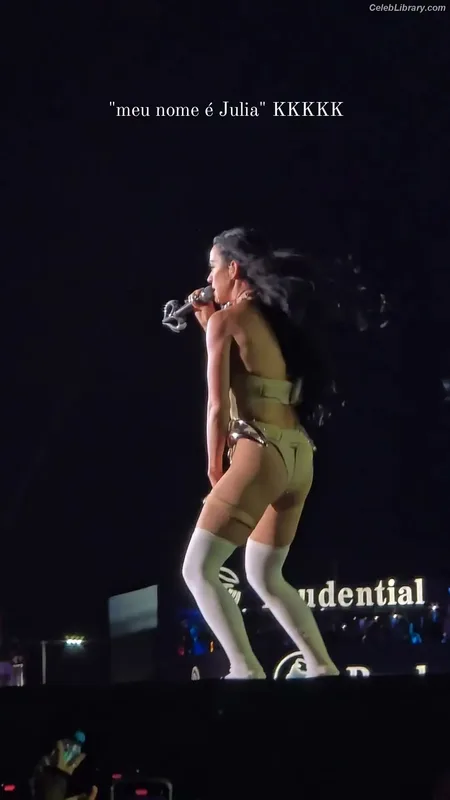 Katy Perry photo 23 of 1940