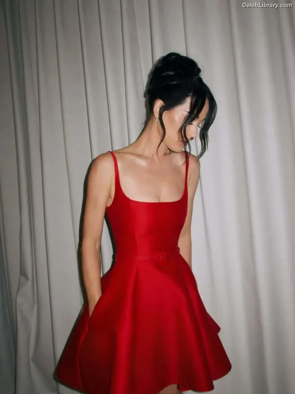Katy Perry photo 15 of 1940