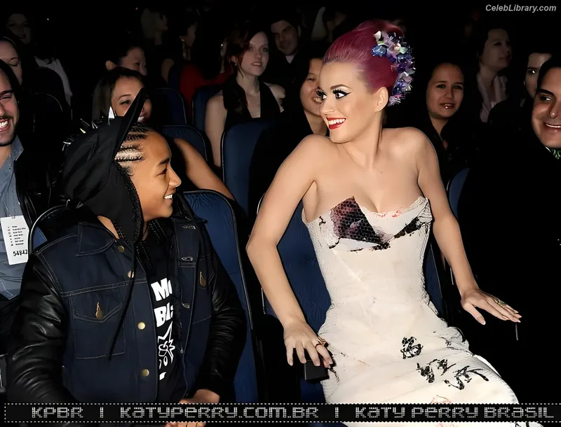 Katy Perry photo 8 of 1940