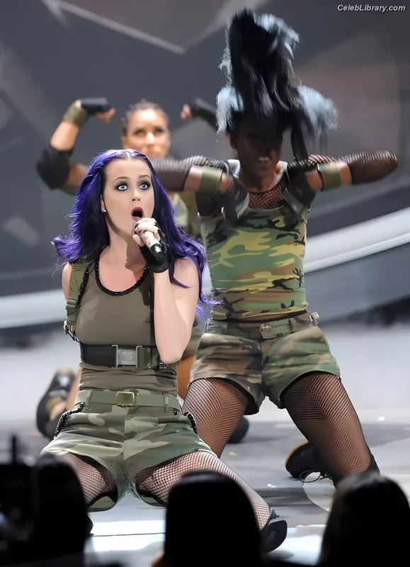 Katy Perry photo 2 of 1940