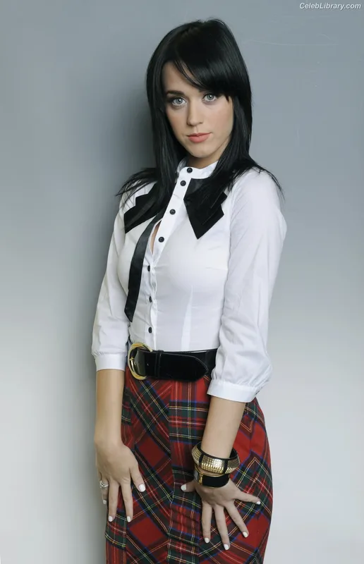 Katy Perry photo 9 of 1940