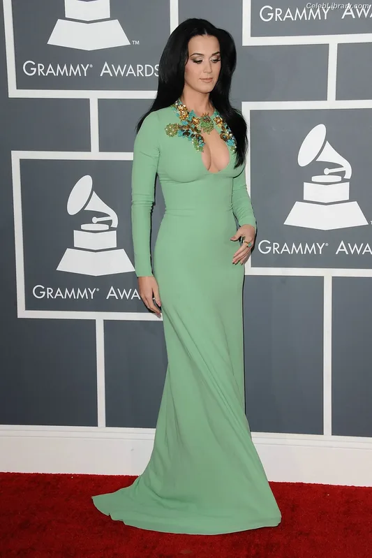 Katy Perry photo 14 of 1940