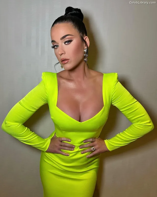 Katy Perry photo 20 of 1940