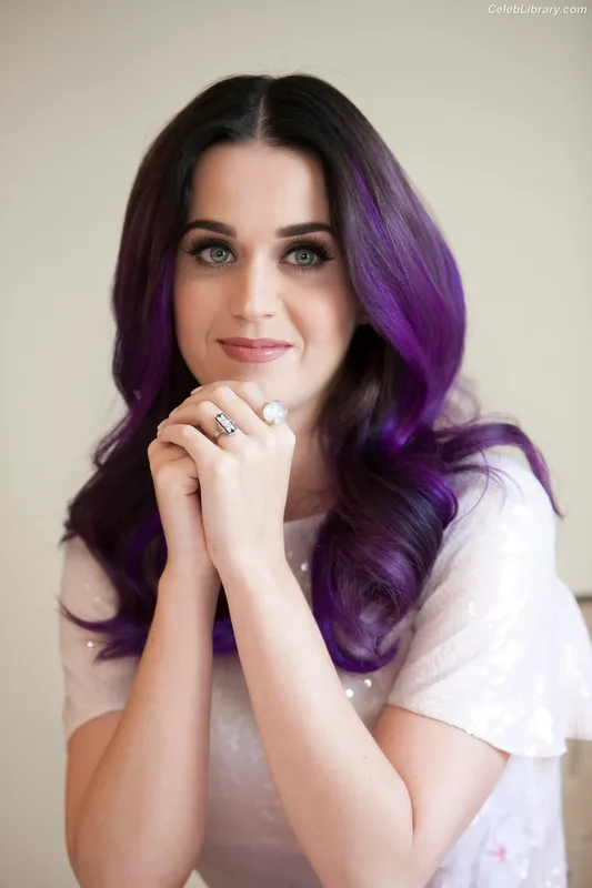 Katy Perry photo 2 of 1940