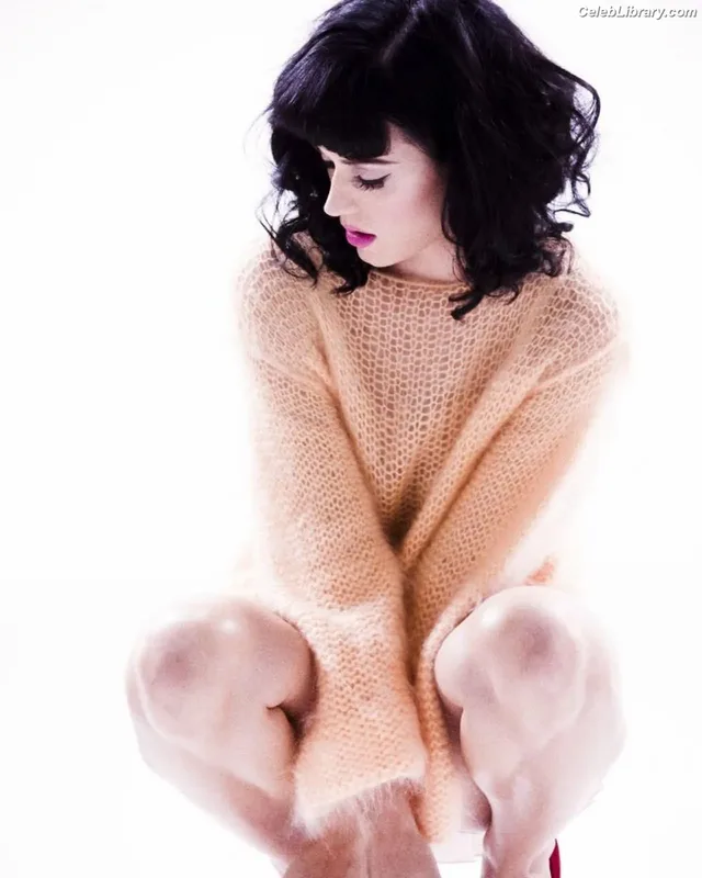 Katy Perry photo 1 of 1940