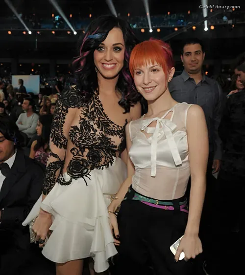Katy Perry photo 12 of 1940