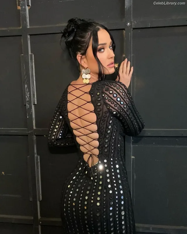 Katy Perry photo 6 of 1940
