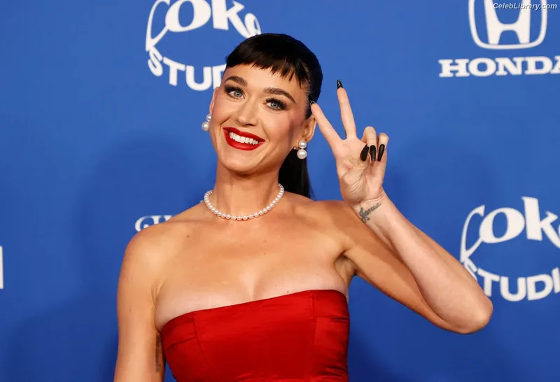 Katy Perry photo 10 of 1940