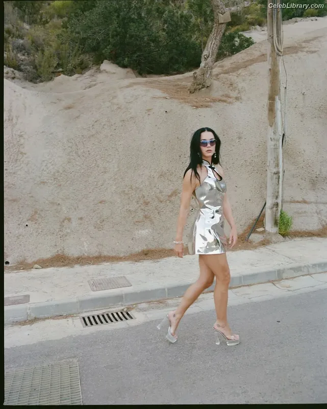 Katy Perry photo 1 of 1940